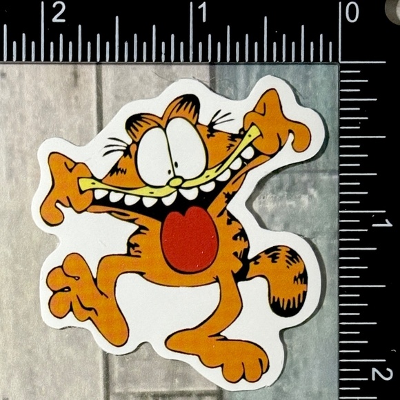 🌀10/$10🌀 Garfield Reusable Waterproof Vinyl Sticker Decal - Picture 1 of 1